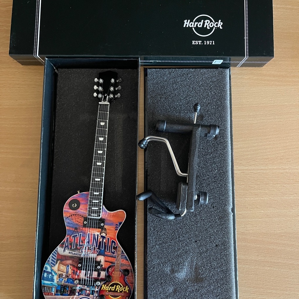 Hard Rock Atlantic City Miniature Guitar - Picture 10 of 11